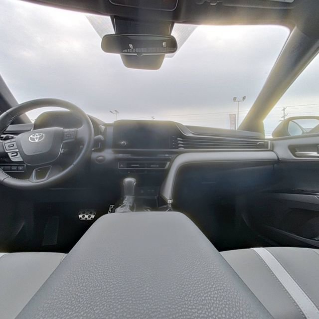 Used 2025 Toyota Camry SE FWD image 23