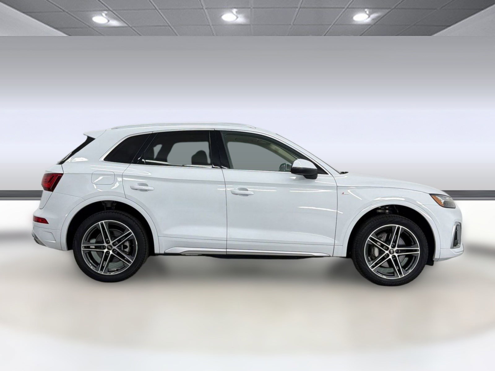 Used 2023 Audi Q5 e Premium Plus w/ Premium Plus Package AWD/4WD image 8