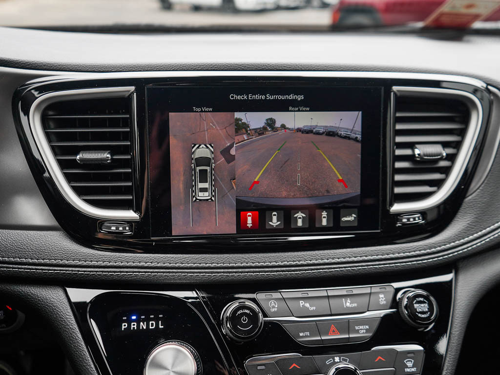 New 2026 Chrysler Pacifica Select AWD/4WD image 26