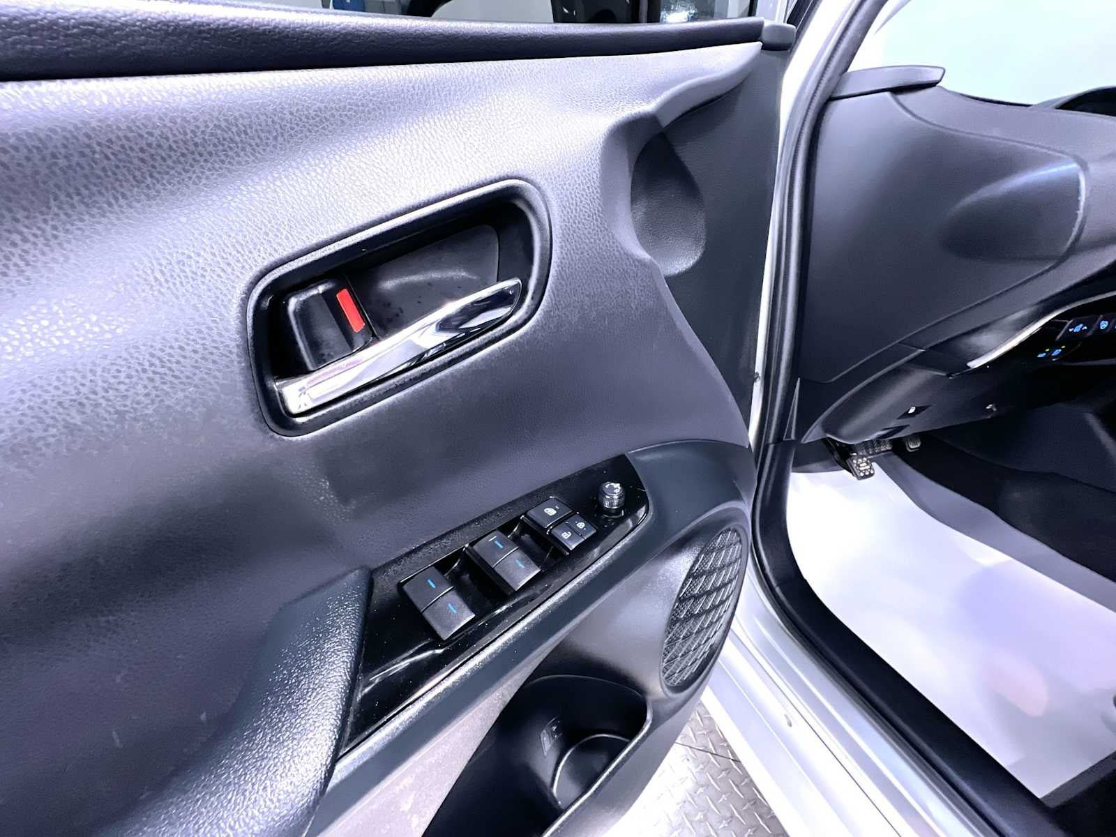Used 2019 Toyota Prius XLE w/ Advanced Technology Package AWD/4WD image 12