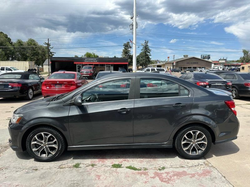 Used 2017 Chevrolet Sonic LT w/ RS Package FWD image 4