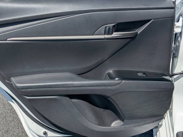 Used 2025 Toyota Camry SE w/ Convenience Package FWD image 18