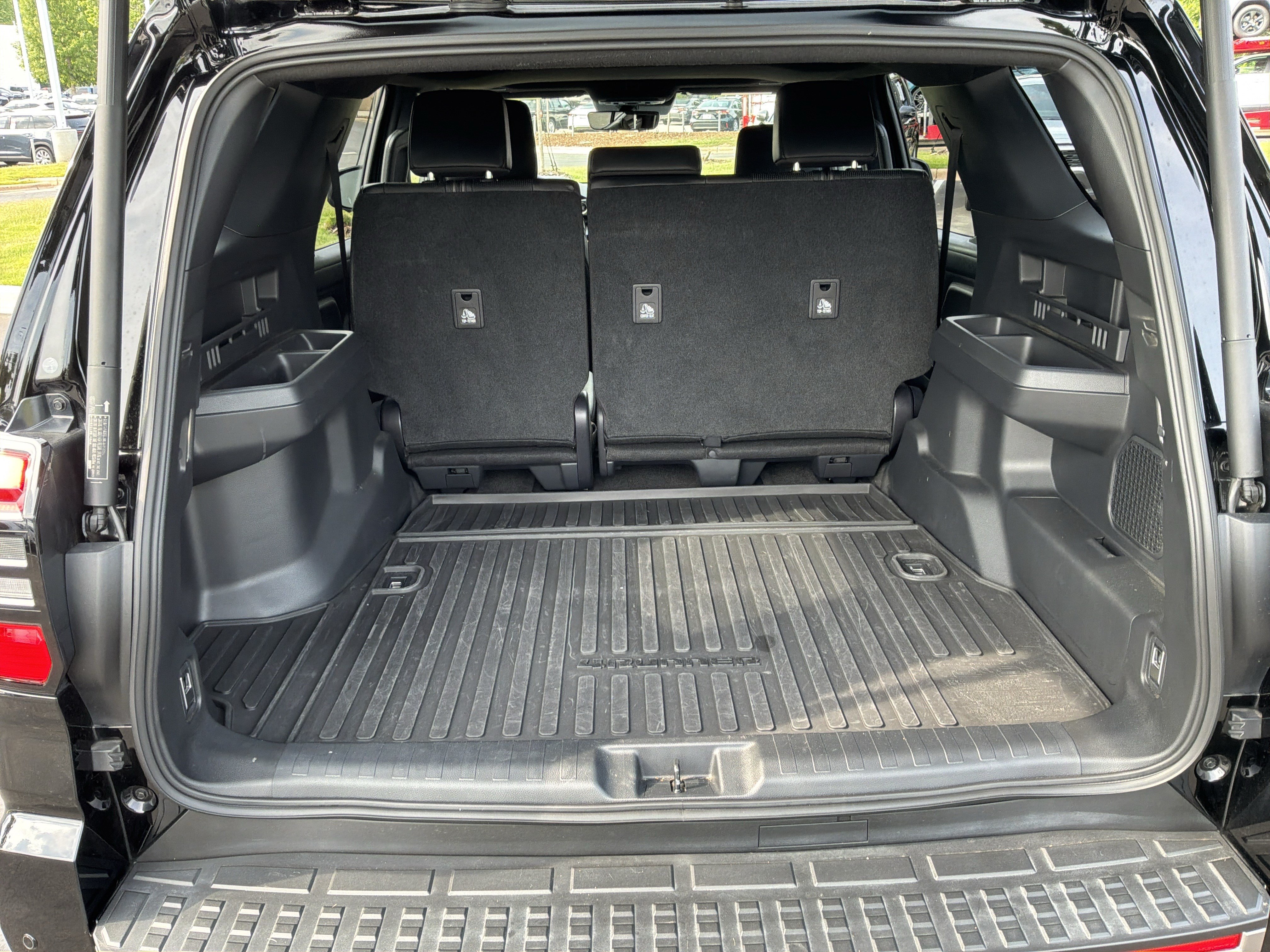 Used 2025 Toyota 4Runner Limited AWD/4WD image 30