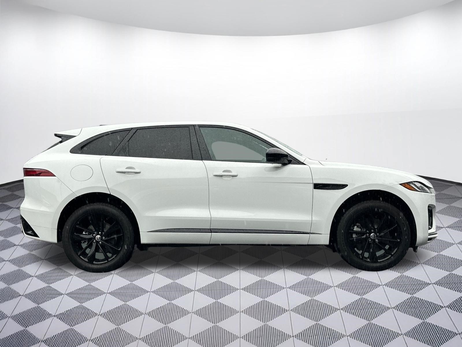 New 2025 Jaguar F-PACE R-Dynamic S AWD/4WD image 7