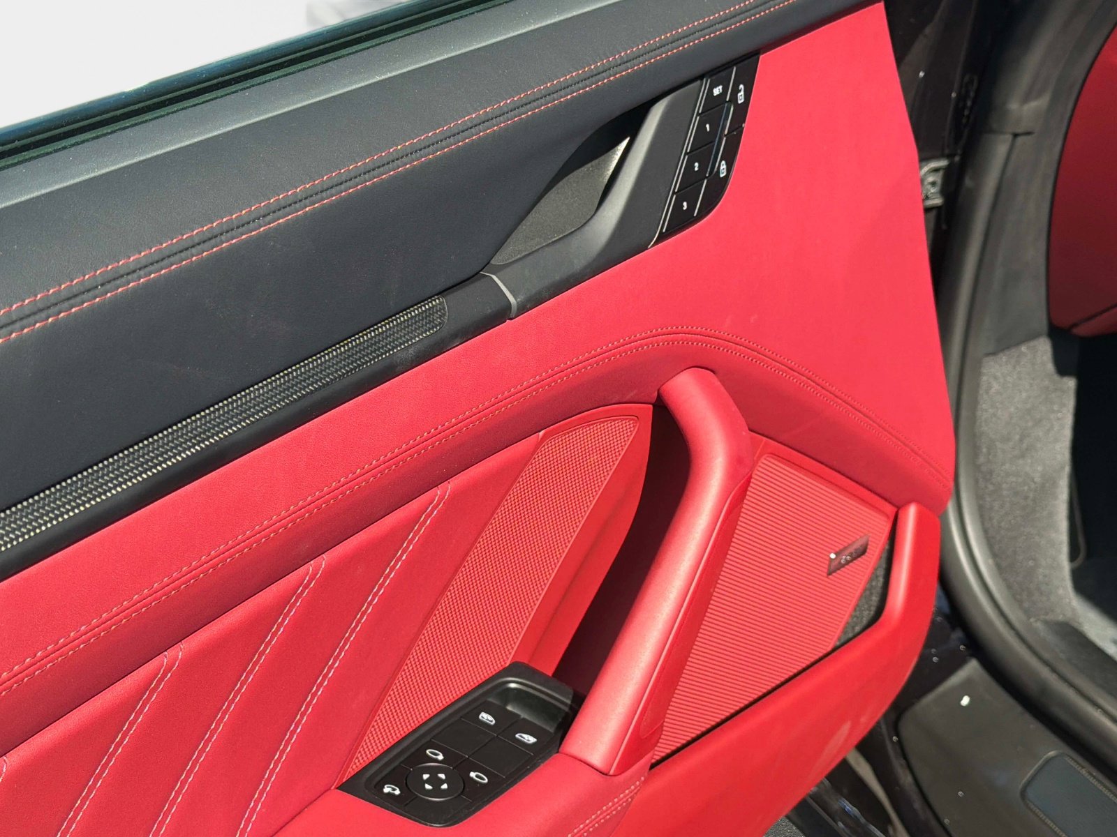 Used 2025 Porsche 911 Targa 4 GTS image 28