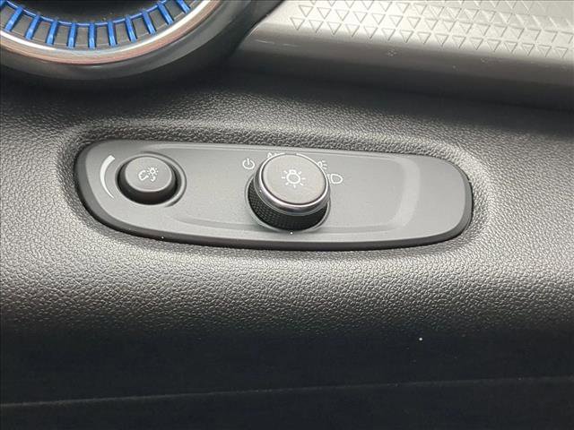 Certified 2025 Chevrolet Trax LT image 16