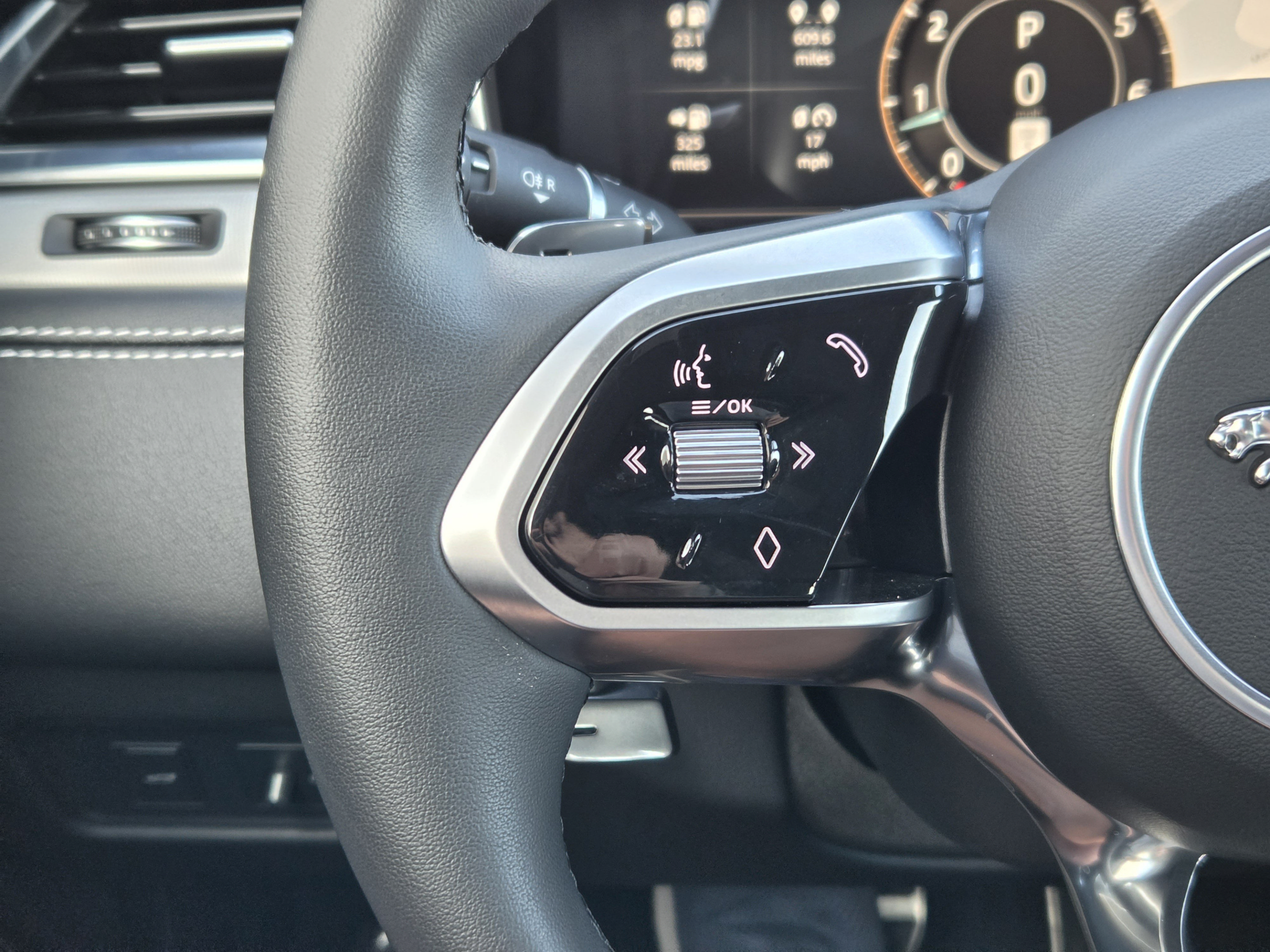 Certified 2024 Jaguar XF R-Dynamic SE AWD/4WD image 26