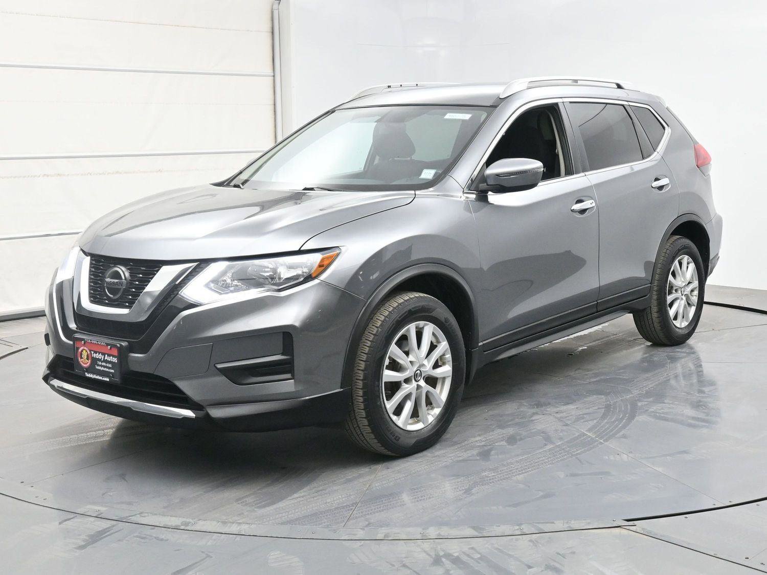 Used 2018 Nissan Rogue SV image 1