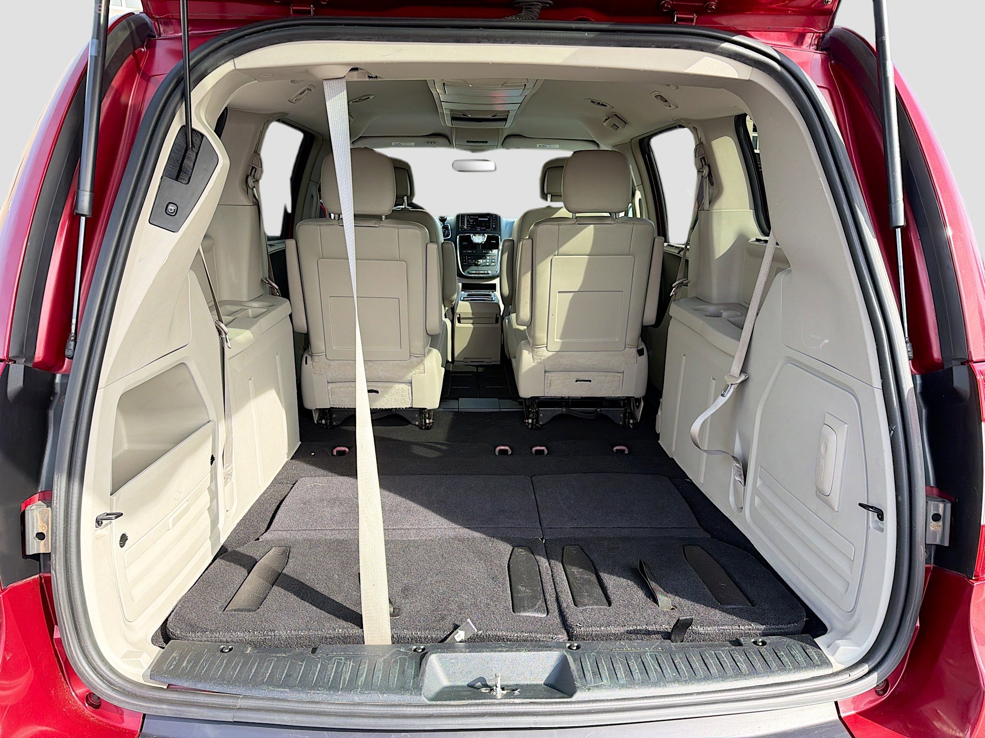 Used 2013 Chrysler Town & Country Touring image 7