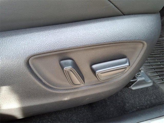 Used 2022 Toyota Venza Limited w/ Advanced Technology Package image 6