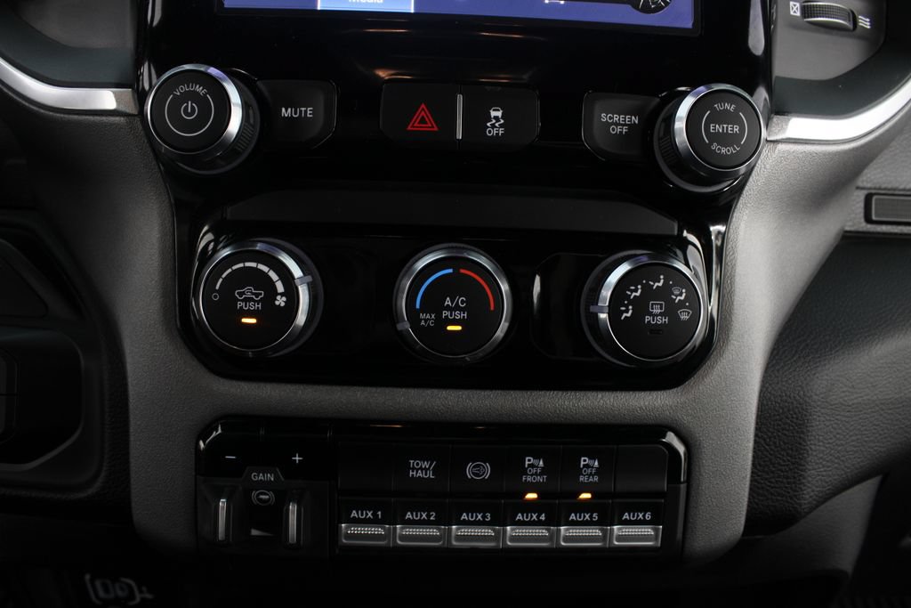 Used 2025 RAM 2500 Big Horn AWD/4WD image 5