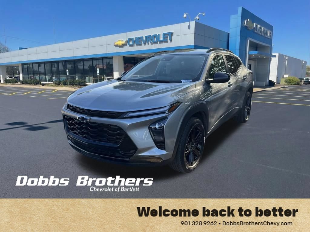 Used 2025 Chevrolet Trax ACTIV w/ Driver Confidence Package FWD image 3