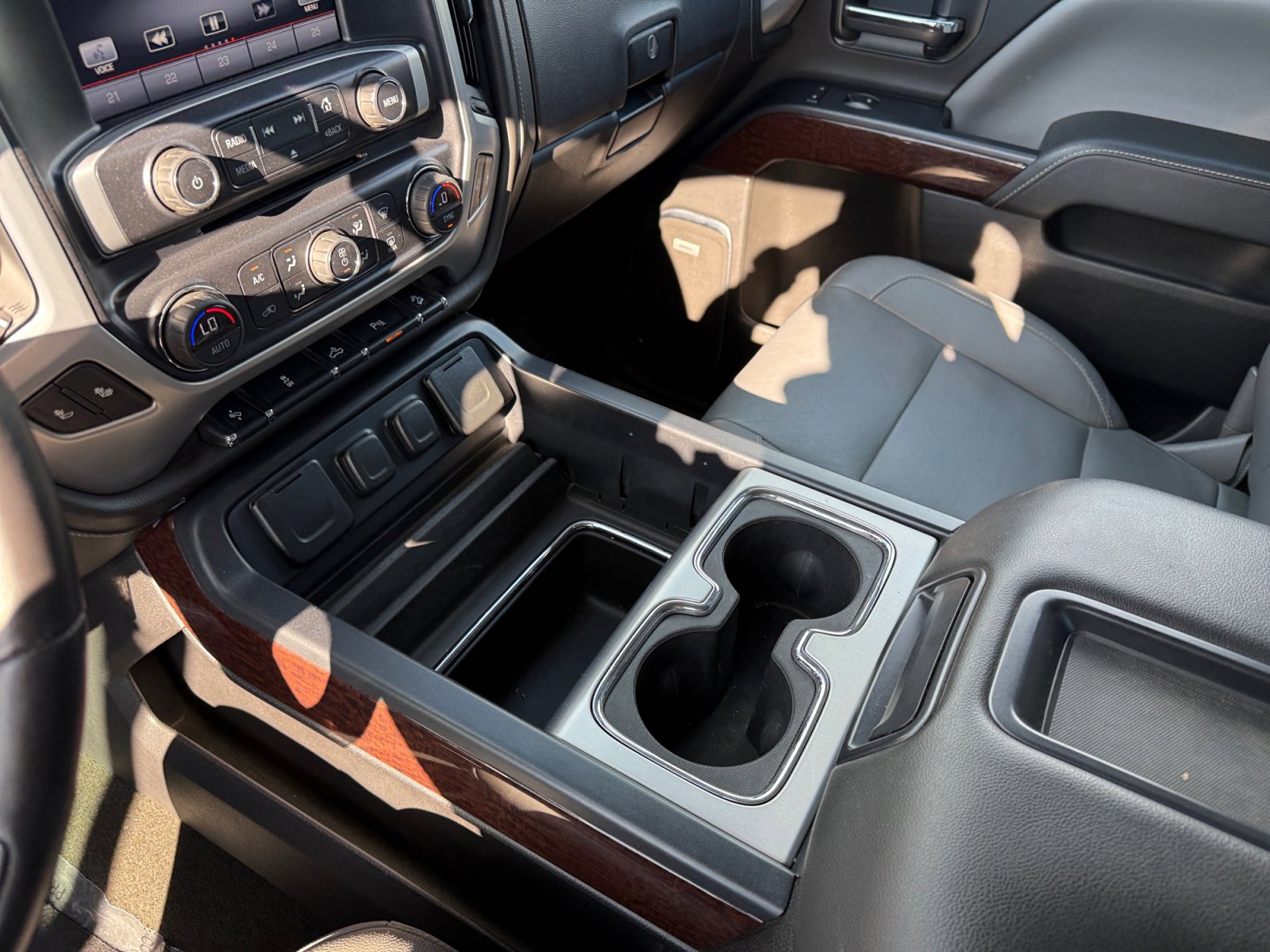 Used 2015 GMC Sierra 1500 SLT w/ SLT Preferred Package image 13