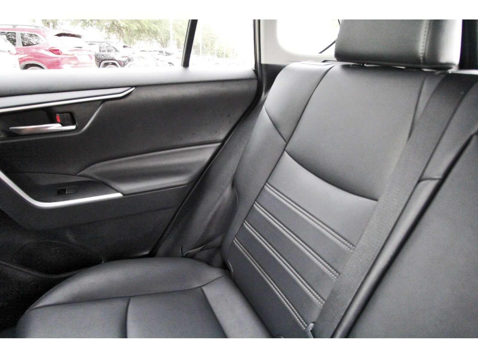 Used 2021 Toyota RAV4 XLE Premium FWD image 11