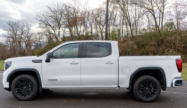 Used 2024 GMC Sierra 1500 Elevation image 9