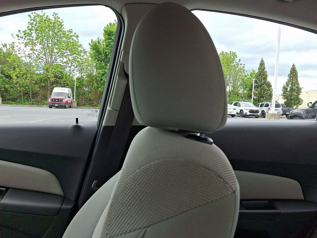 Used 2014 Chevrolet Cruze LT FWD image 17