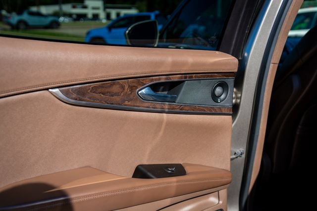 Used 2016 Lincoln MKX Reserve w/ Technology Package FWD image 26