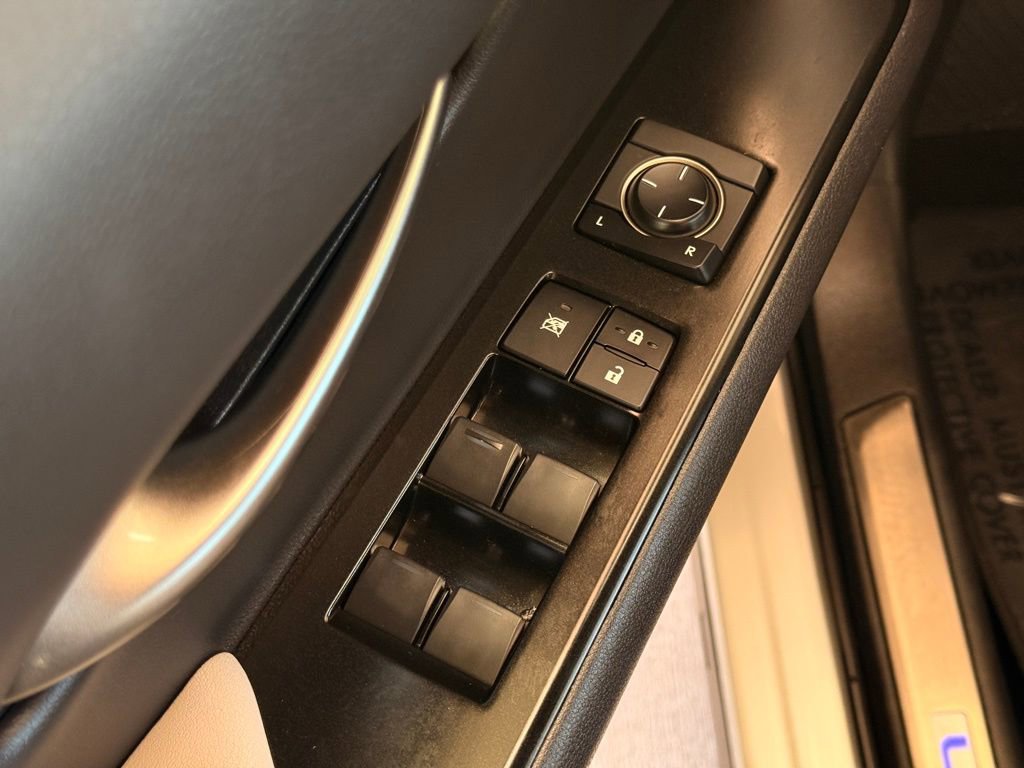 Certified 2024 Lexus UX 250h FWD image 27