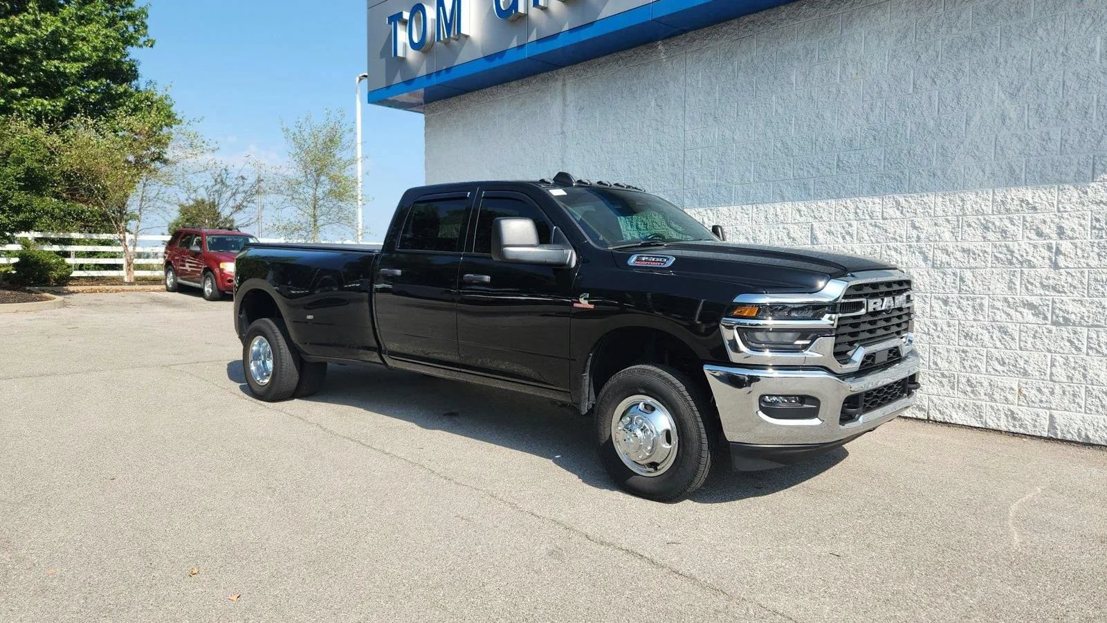 Used 2026 RAM 3500 Tradesman w/ Chrome Appearance Group A AWD/4WD image 2