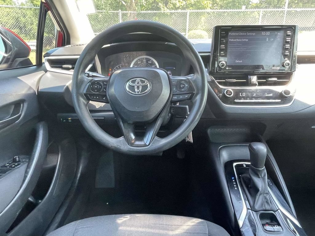 Used 2022 Toyota Corolla LE FWD image 12