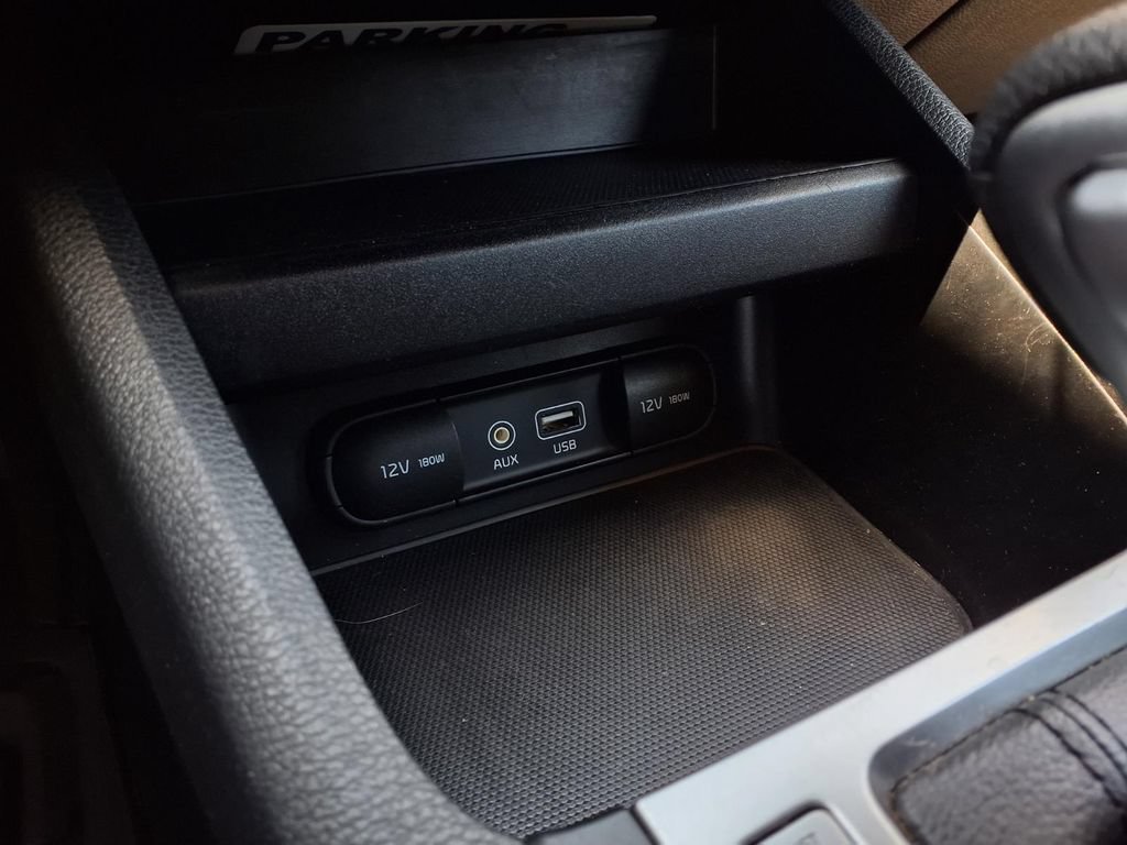 Used 2020 Kia Forte LXS FWD image 11