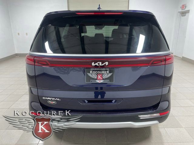 Used 2024 Kia Carnival LX image 5