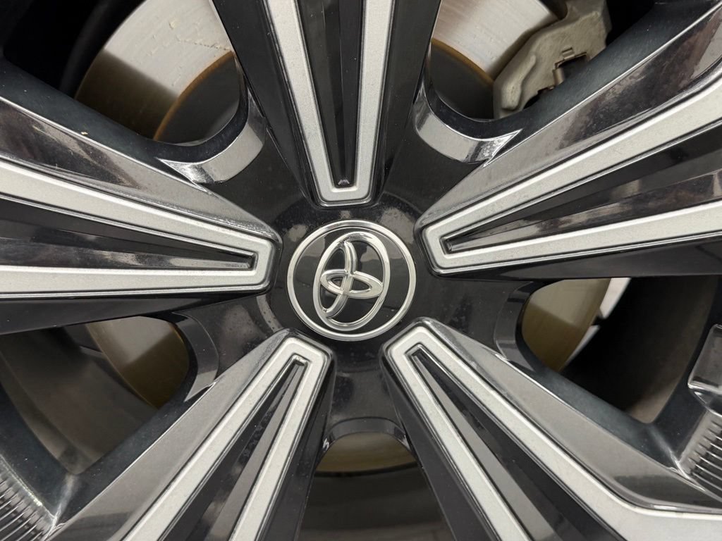 Used 2023 Toyota bZ4X AWD image 17