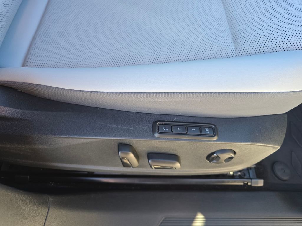 Used 2022 Volkswagen ID.4 Pro S w/ Gradient Package image 17