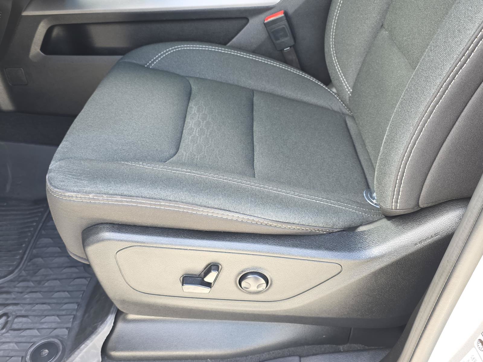 Used 2025 RAM 1500 Big Horn AWD/4WD image 15