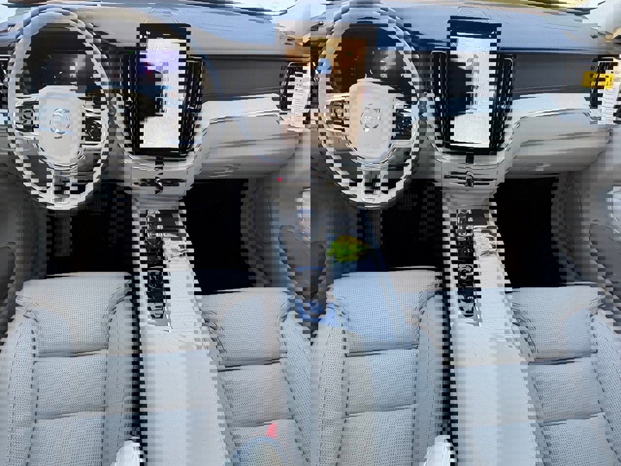 New 2026 Volvo XC60 T8 Ultra w/ Protection Package Premier image 11