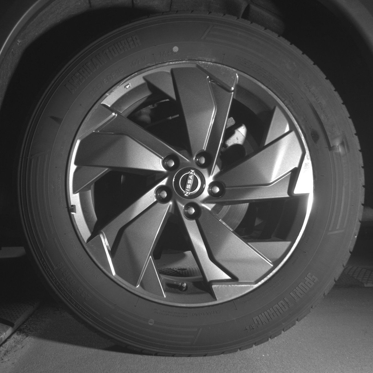 Used 2025 Nissan Rogue SV FWD image 14