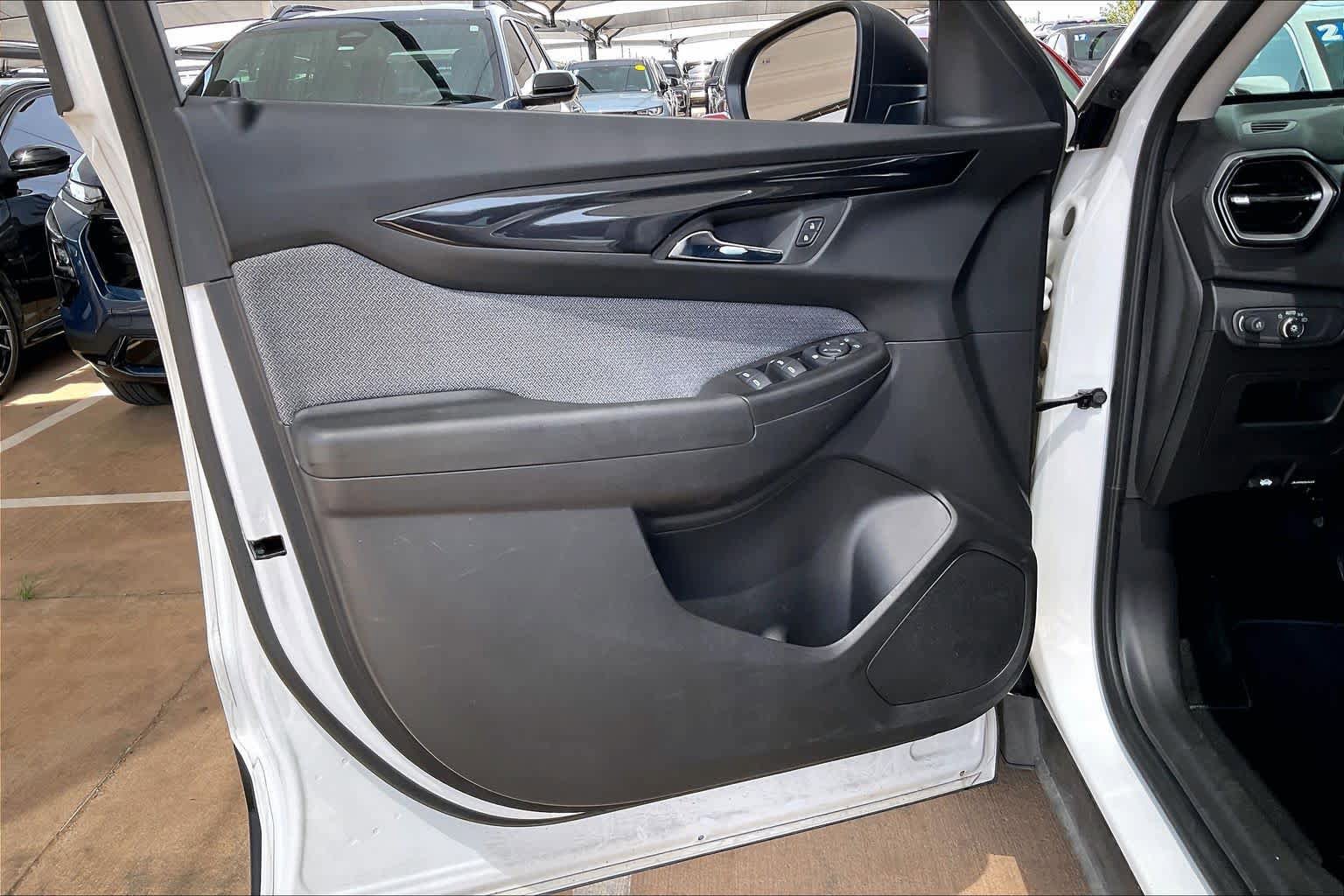 Certified 2025 Chevrolet TrailBlazer LS w/ LS Convenience Package FWD image 21