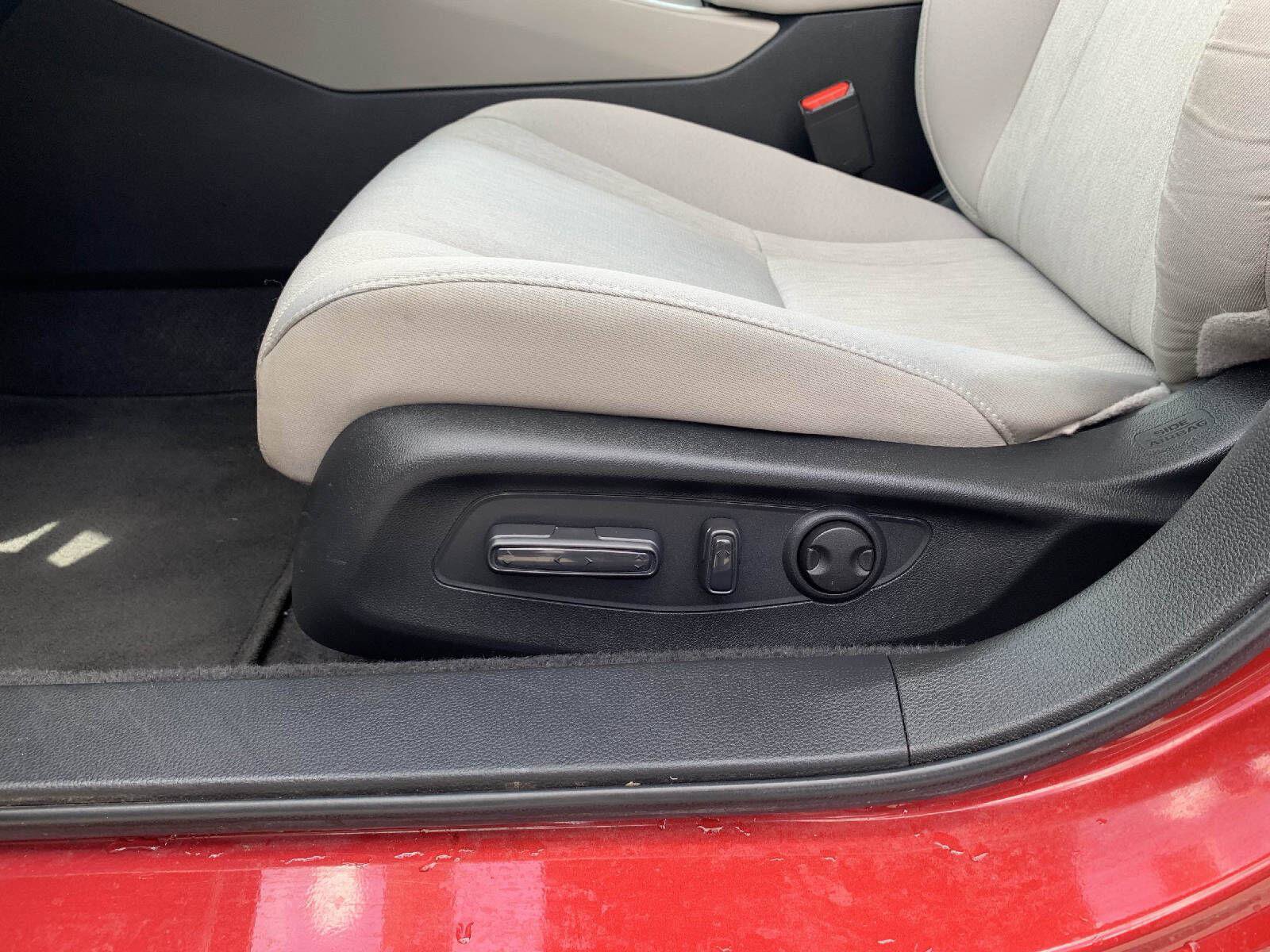 Certified 2023 Honda Accord EX image 33