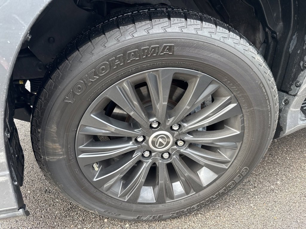 Used 2022 Lexus GX 460 Premium w/ Accessory Package image 21