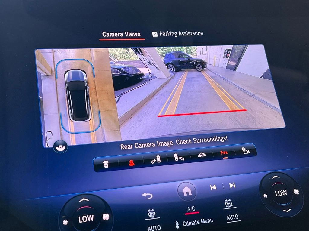 Used 2023 Mercedes-Benz EQS 580 4MATIC SUV w/ Exclusive Trim Package image 29