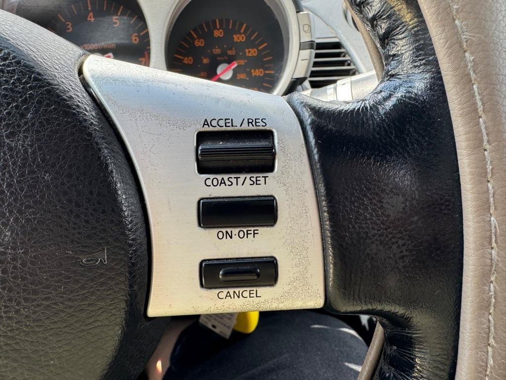Used 2004 Nissan 350Z Touring RWD image 13