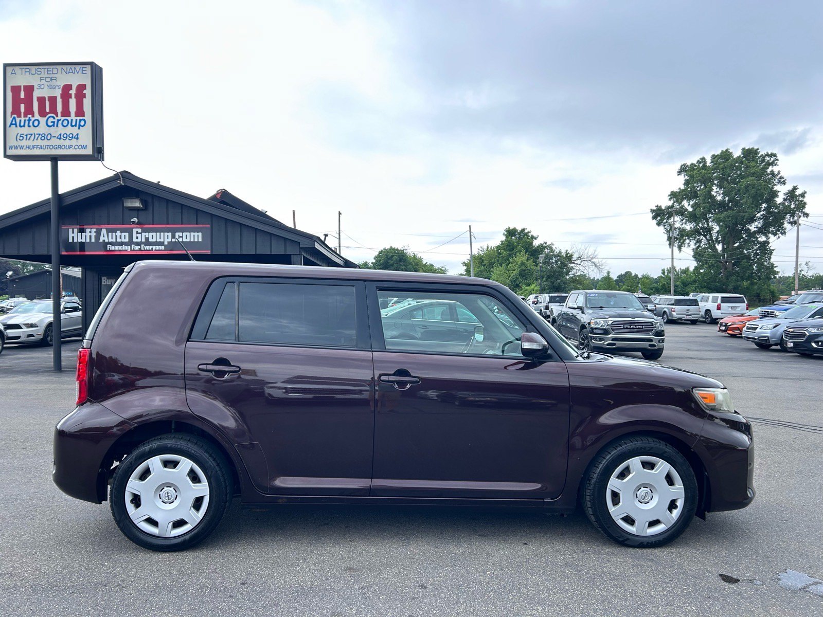 Used 2012 Scion xB FWD image 9