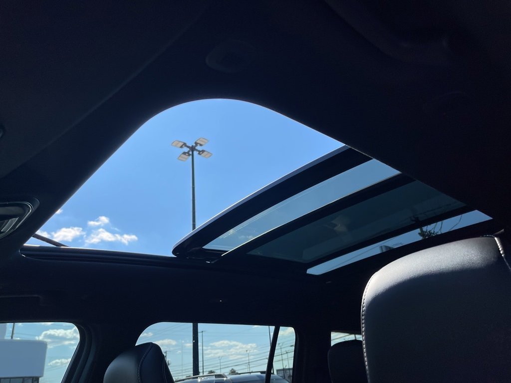 New 2025 Jeep Grand Cherokee L Limited image 18