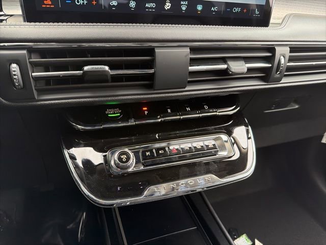 New 2026 Lincoln Corsair Premiere image 13