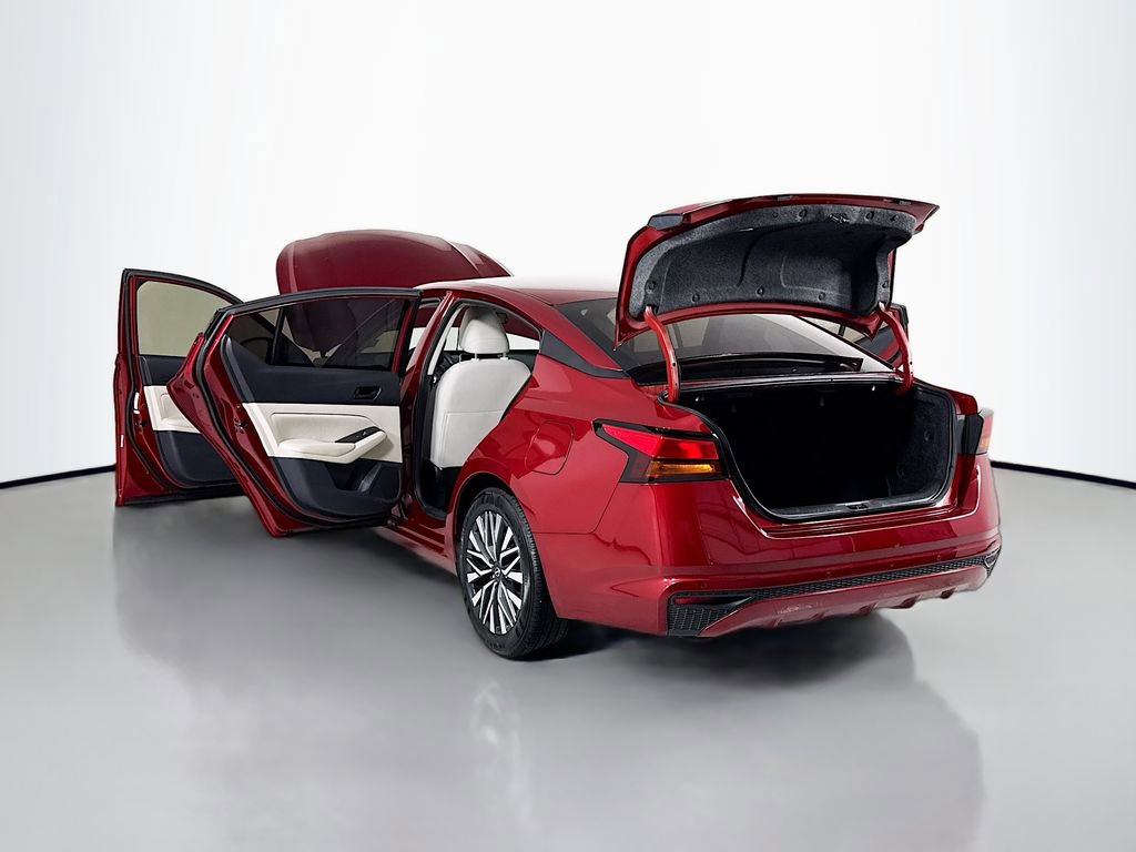 Used 2025 Nissan Altima 2.5 SV image 21