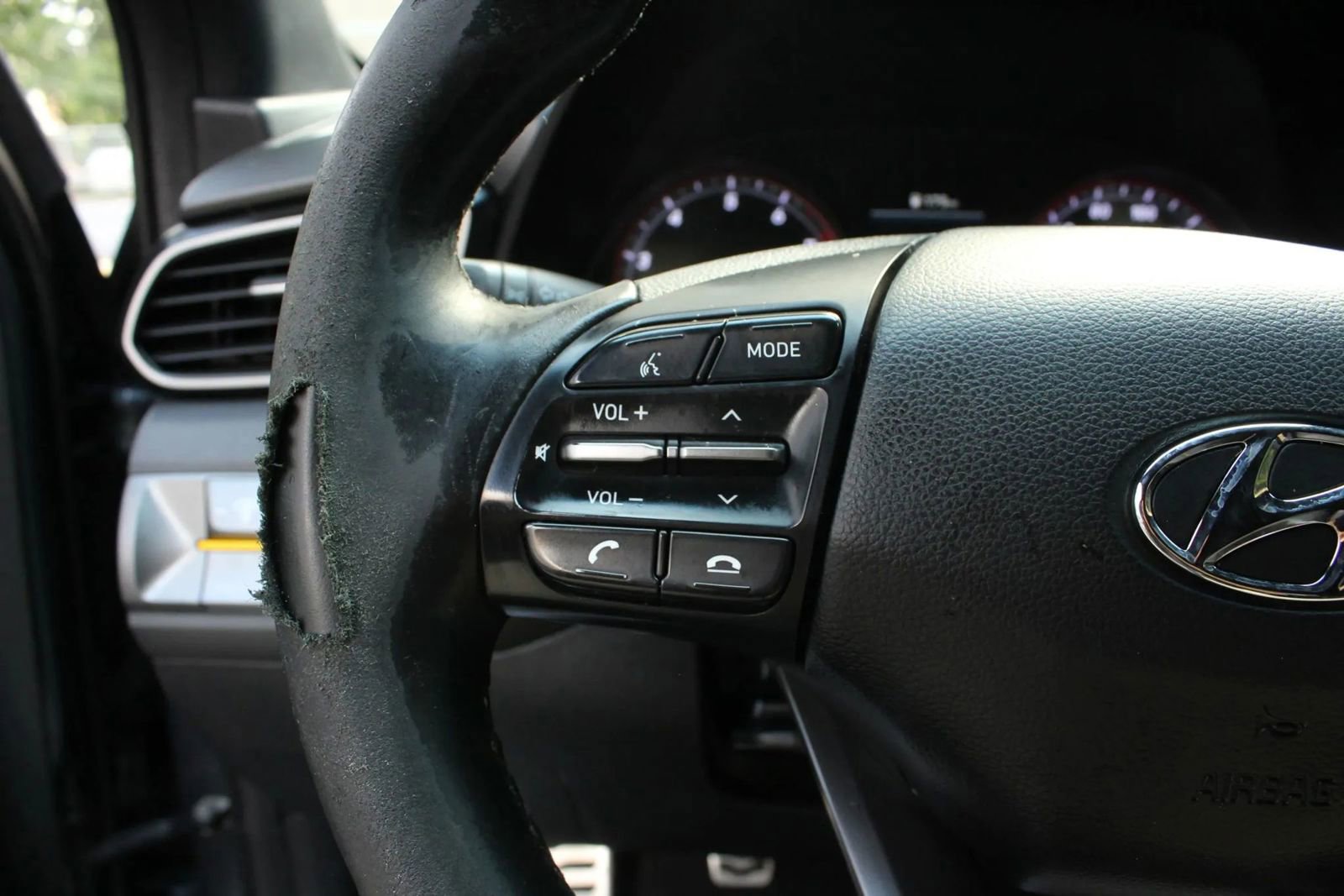 Used 2019 Hyundai Veloster Turbo R-Spec FWD image 27