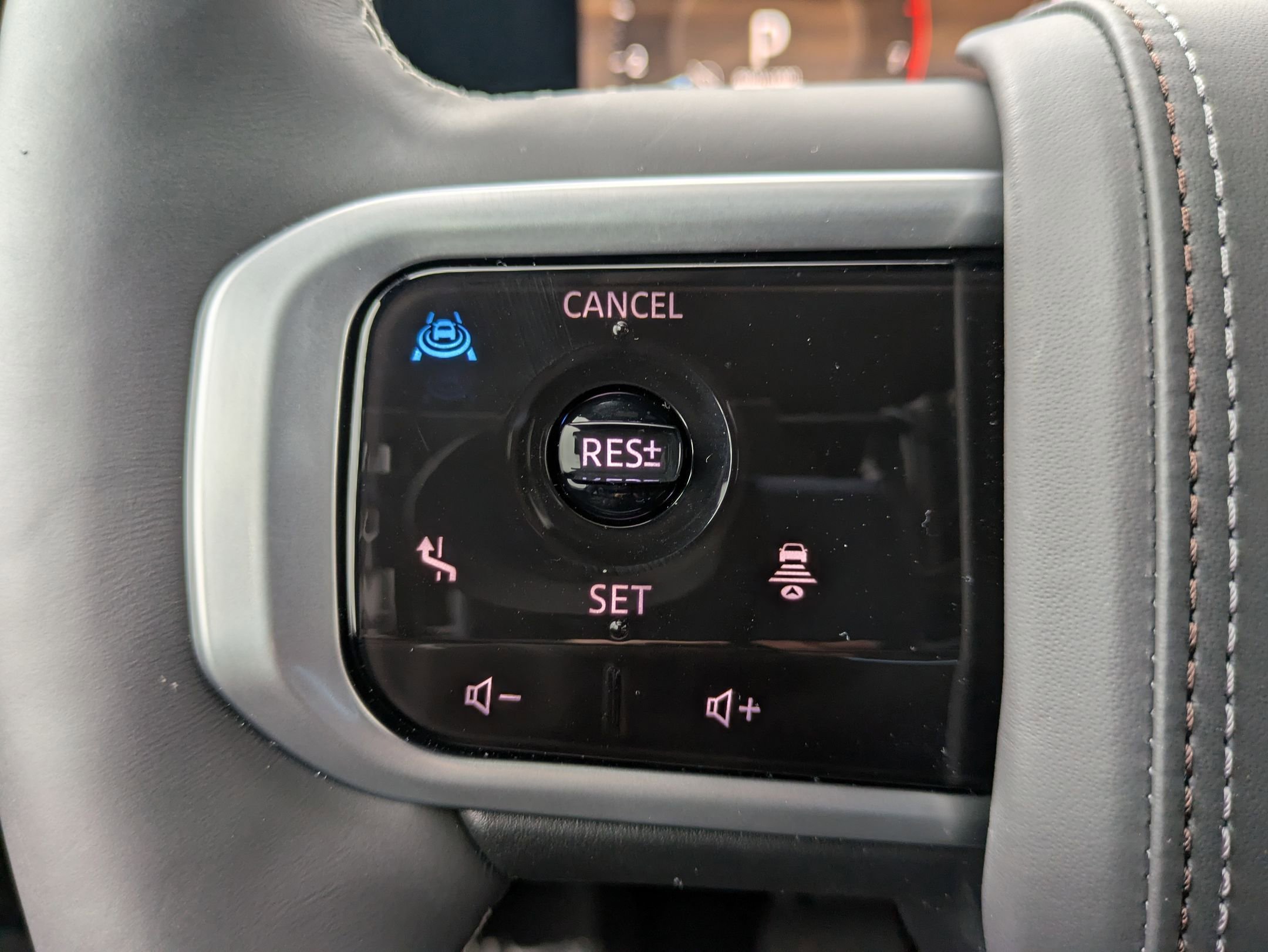 Used 2025 Nissan Armada Platinum Reserve image 18