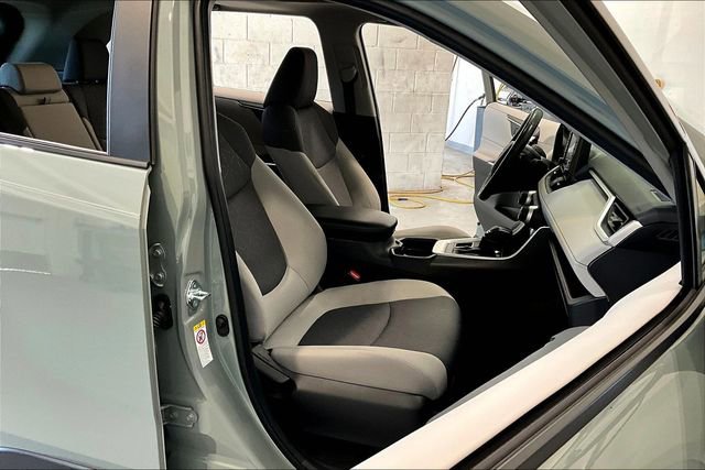 Used 2019 Toyota RAV4 XLE w/ Convenience Package image 29