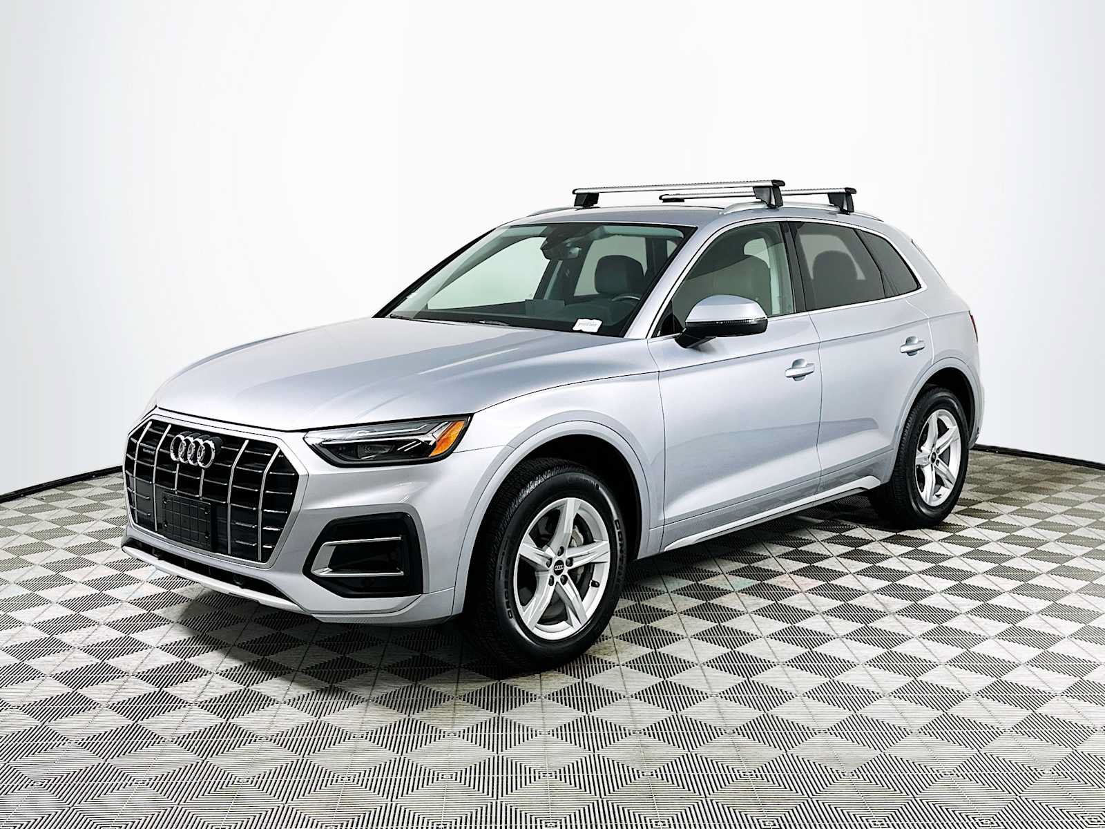 Certified 2023 Audi Q5 Premium w/ Convenience Package AWD/4WD image 3