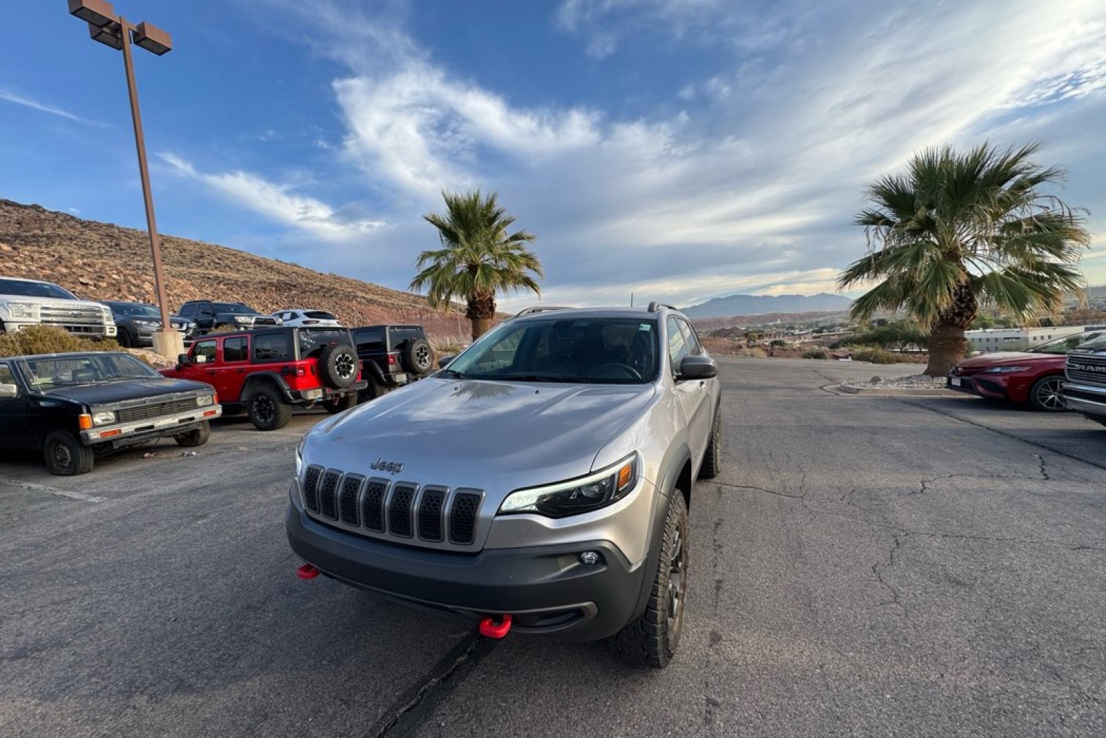 Used 2019 Jeep Cherokee Trailhawk w/ Comfort/Convenience Group