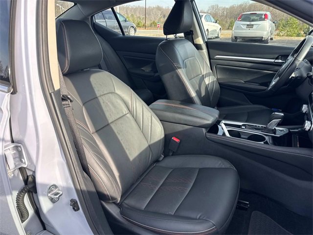 Used 2024 Nissan Altima 2.5 SR w/ SR Premium Package image 25