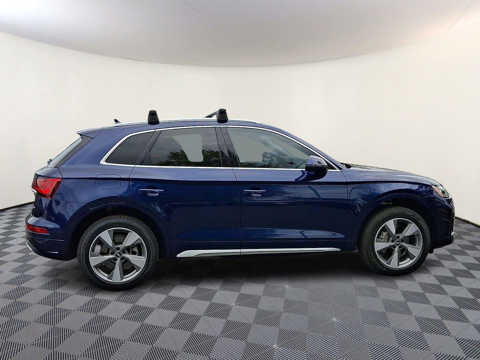 Used 2023 Audi Q5 2.0T Premium Plus w/ Premium Plus Package AWD/4WD image 7