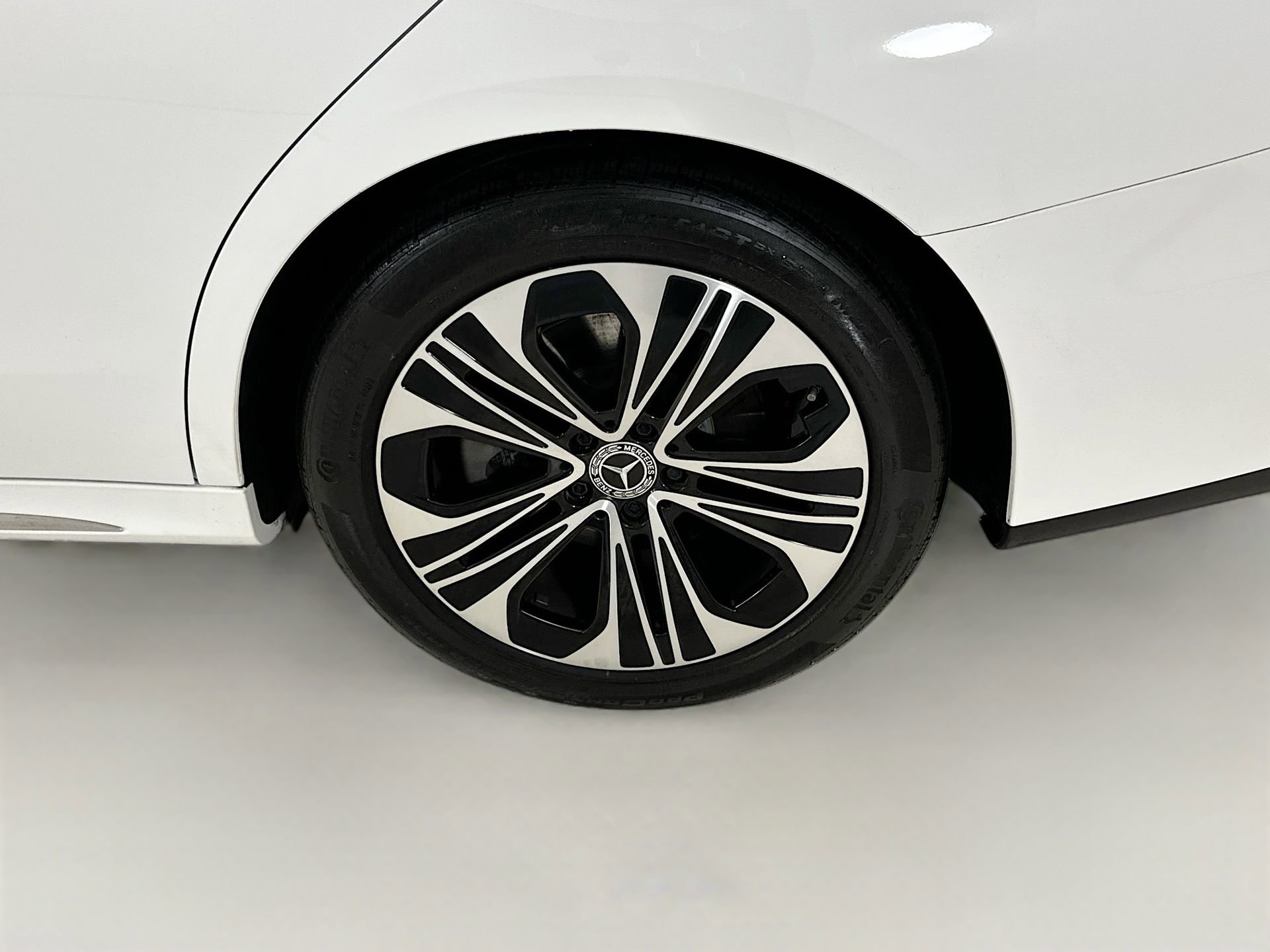 Used 2025 Mercedes-Benz E 350 Sedan image 32