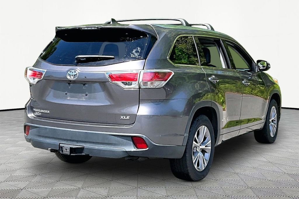 Used 2014 Toyota Highlander XLE image 5