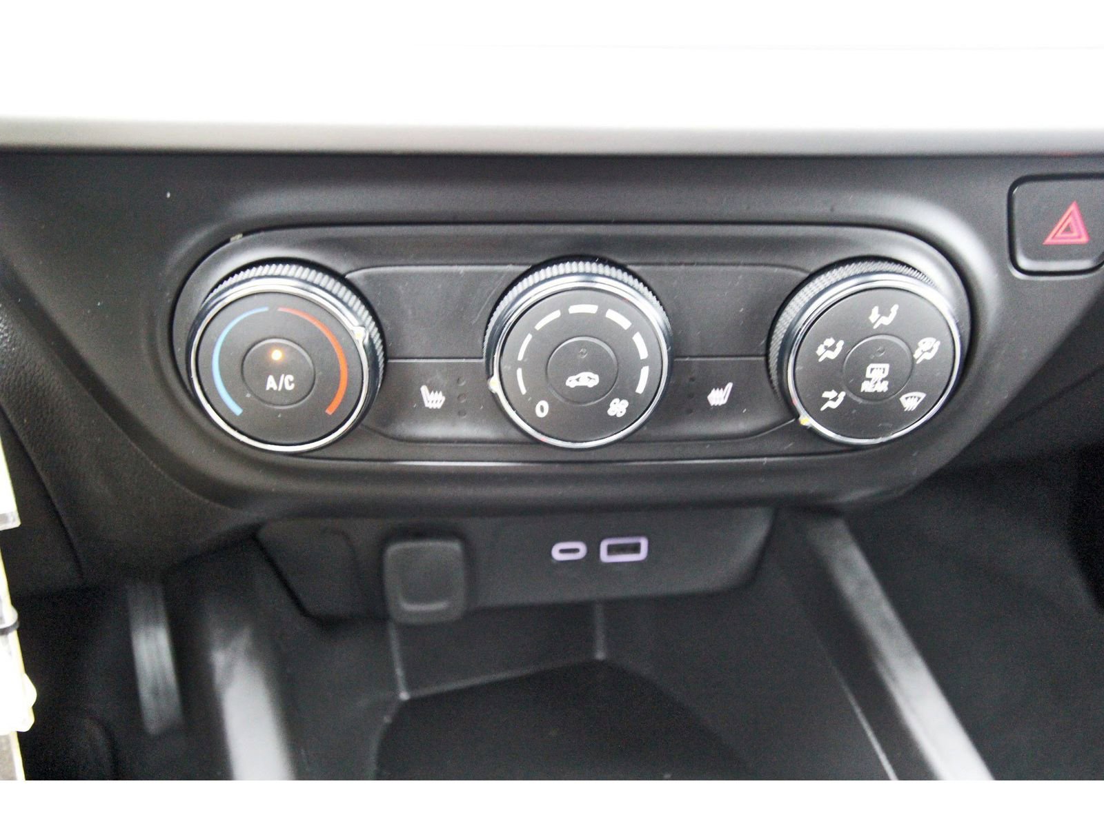 Used 2024 Chevrolet Trax LS w/ LS Convenience Package FWD image 27